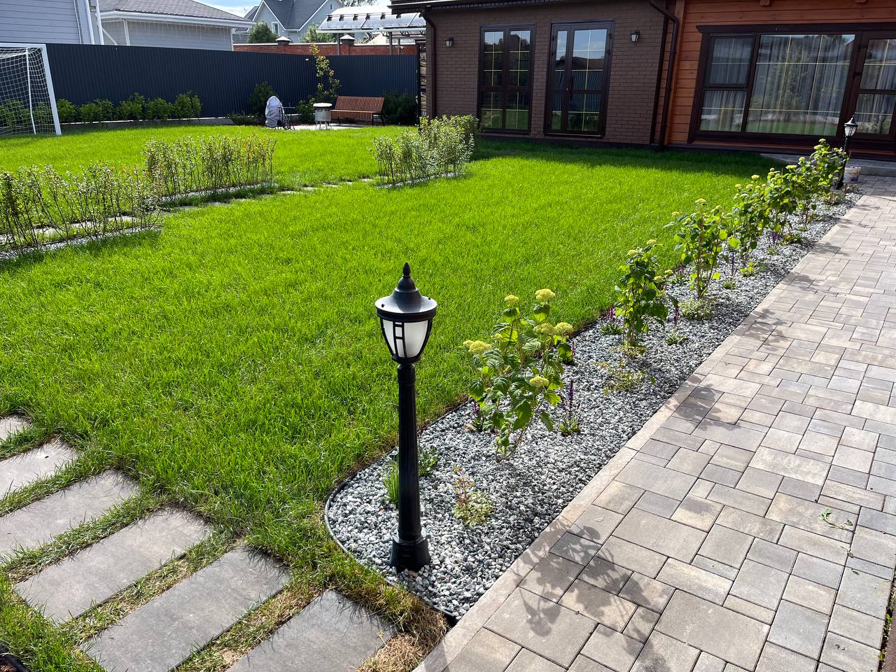 Ландшафтный дизайнер на участке